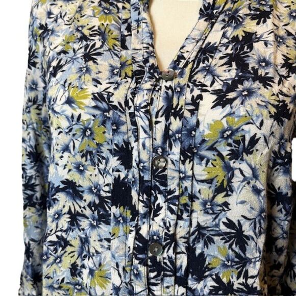 J Jill Women's Blouse Floral Print Navy White Green Crepe Light Size Medium - Picture 2 of 9